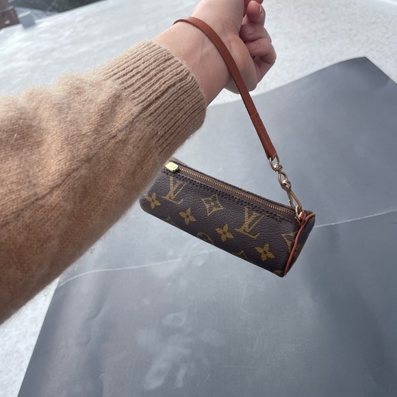 Louis Vuitton papillon pochette in monogram canvas - Picture 3 of 8